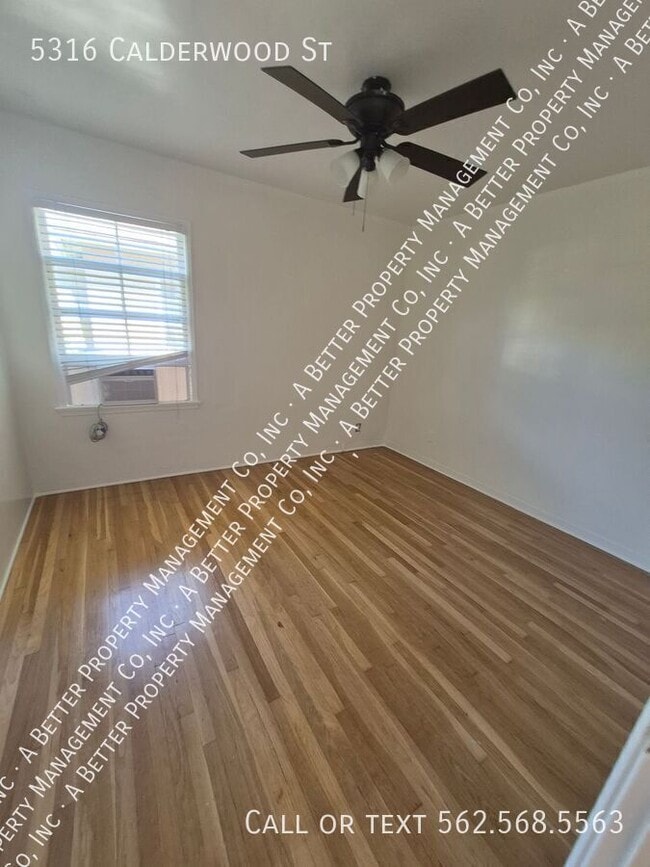 Building Photo - 5316 E Calderwood St