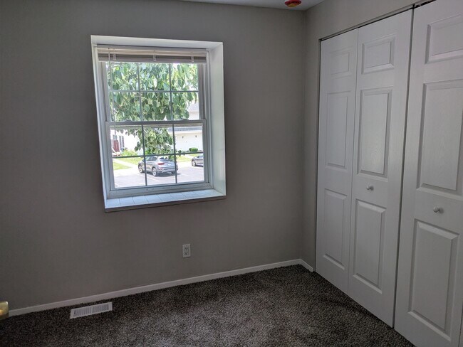 Building Photo - 16H Fernwood Dr