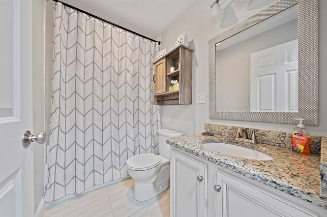 Building Photo - 1 Paradise Ln