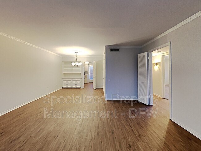 Building Photo - 3212 Daniel Ave