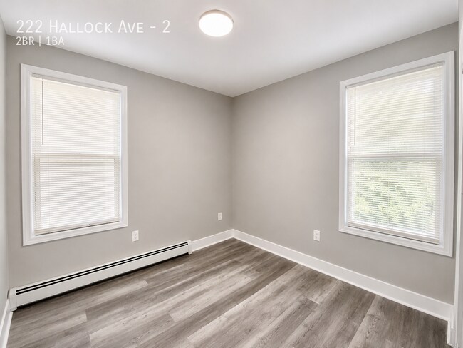 Building Photo - 222 Hallock Ave