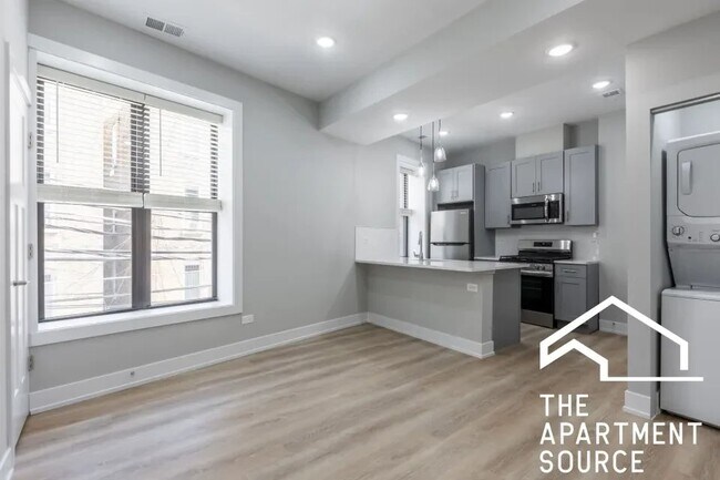 Building Photo - 432 W Belden Ave
