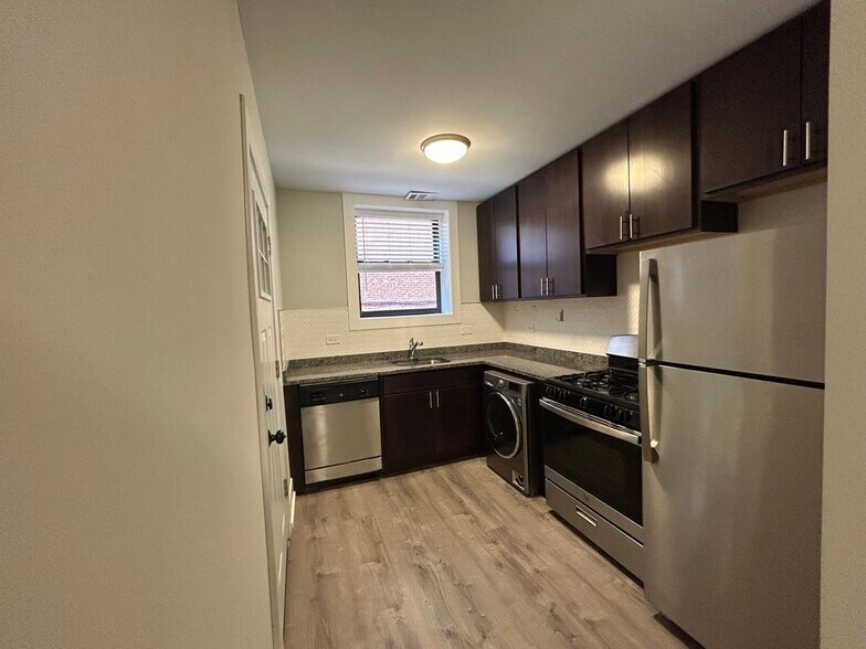 Building Photo - 1128 Maple Ave