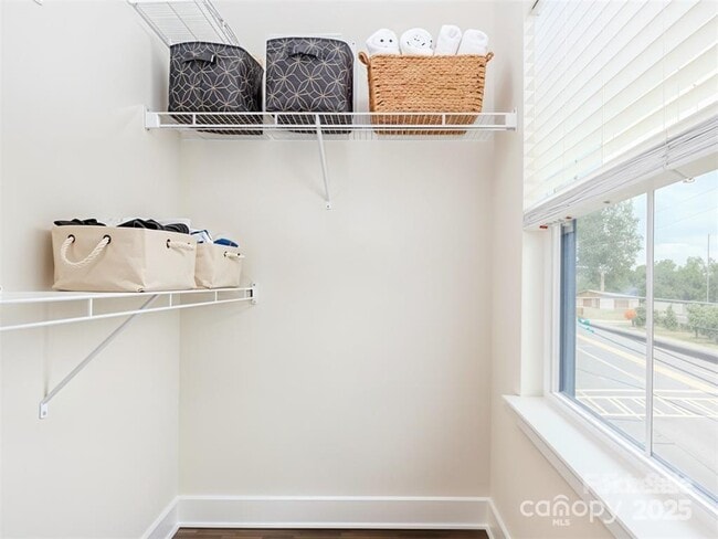 Building Photo - 3739 S Tryon St