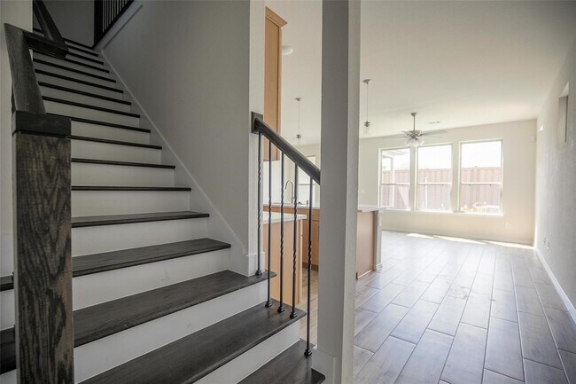 Building Photo - 10412 Marston Vineyard Dr