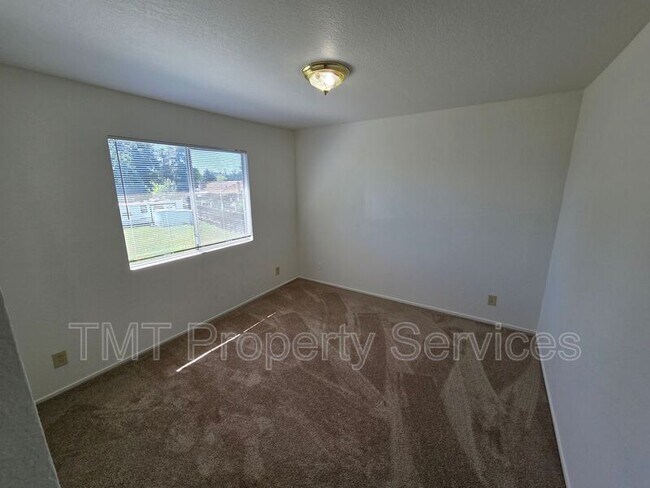 Building Photo - 228 McFarland St