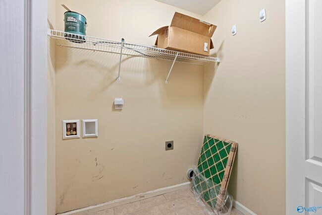 Building Photo - 102 Compass Hill Cir