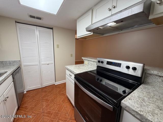 Building Photo - 5627 Pinebay Cir S