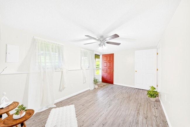 Building Photo - 82 Camelot Dr