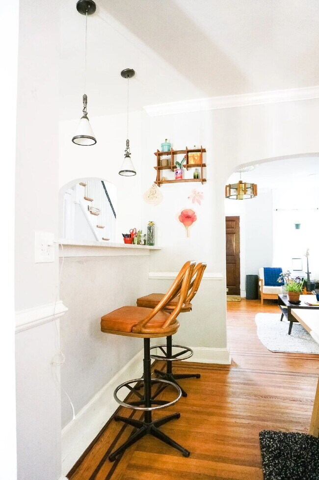 Building Photo - Fabulous 3BD/1BA/2HBA Townhome in Baltimore