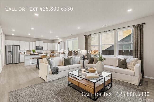 Building Photo - 2423 Hyde Ct NE