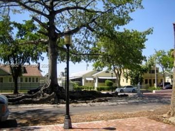 Building Photo - 843 SW 13th Ave