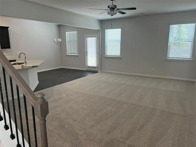 Building Photo - 127 Berry Dr