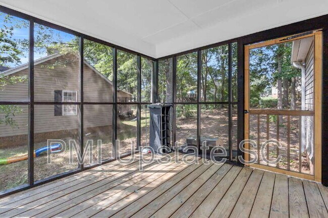 Building Photo - 244 Oak Valley Dr