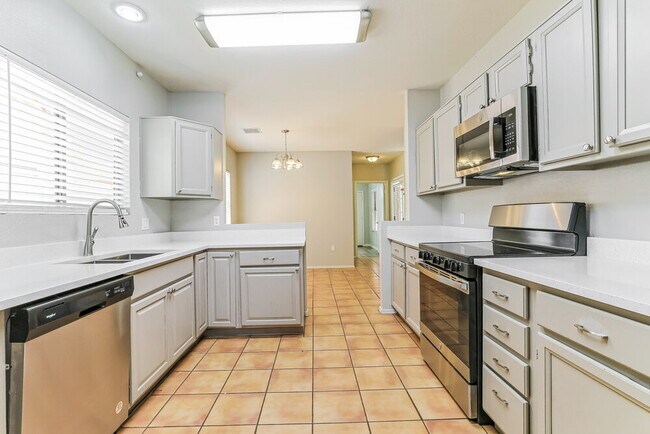 Building Photo - 1243 E Commerce Ave