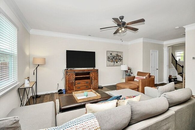 Building Photo - Beautiful Corner Lot 3BD/2.5BA w/ Fenced Yard