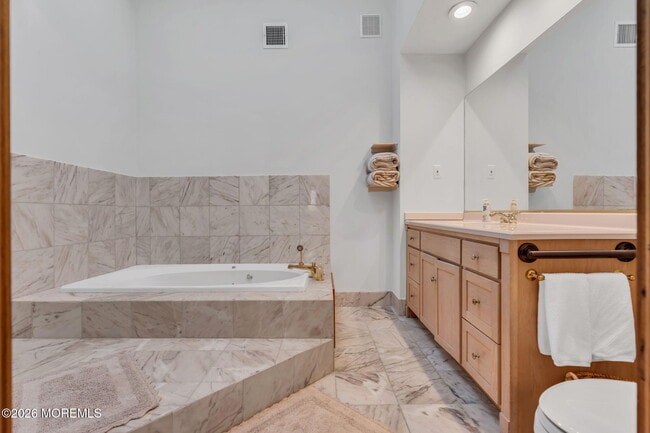 Building Photo - 475 Long Ave