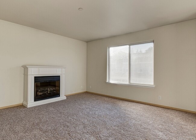 Building Photo - Two Bedroom Two Bathroom Condo in Summerwind