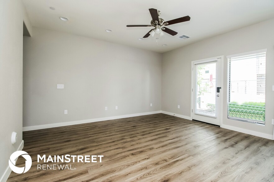 Building Photo - 1119 S Stapley Dr