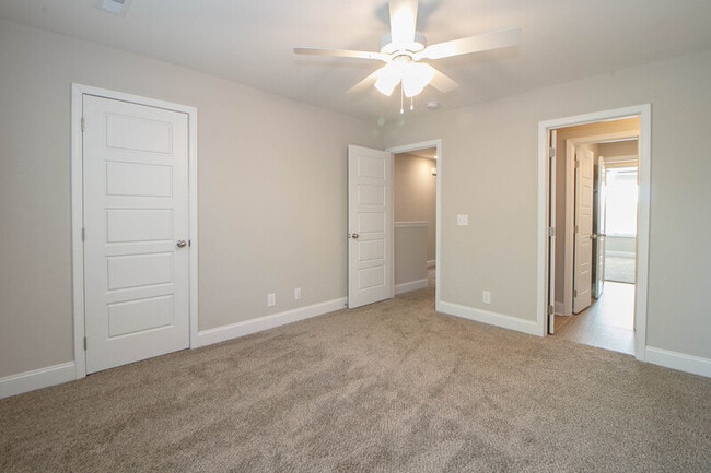 Building Photo - 220 Drayton Dr