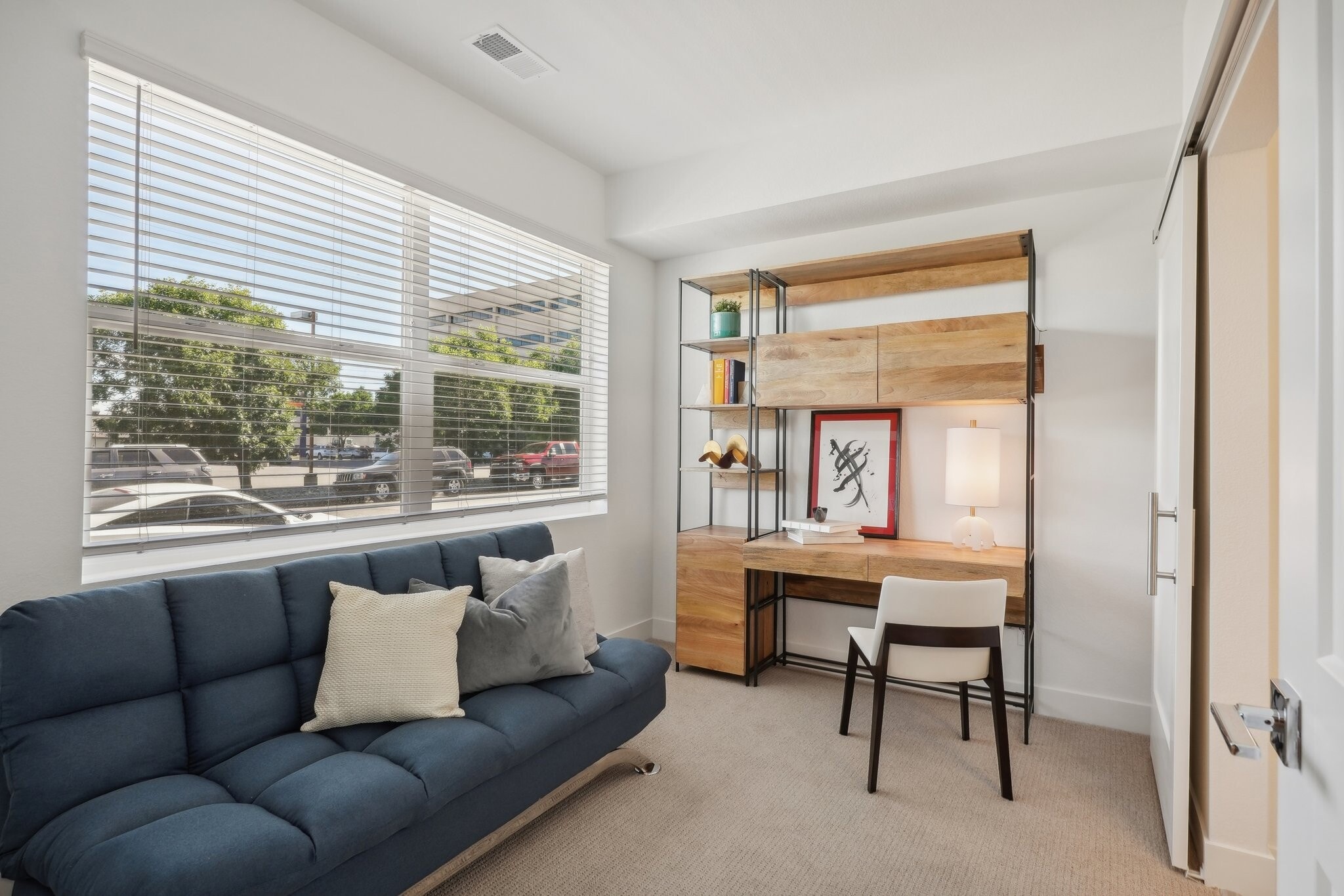 Flex bedroom, perfect for work from home professional and/or bedroom - 3600 S Inca St