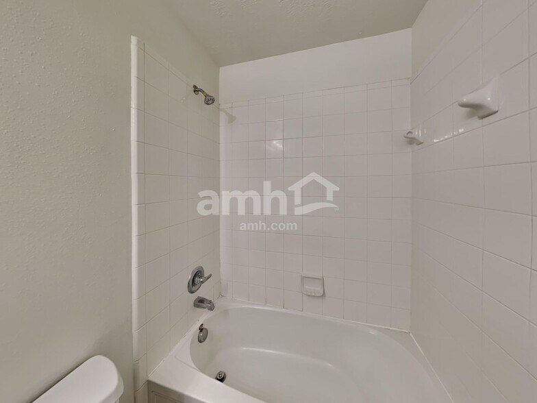 Building Photo - 21326 Carleen Creek Trl