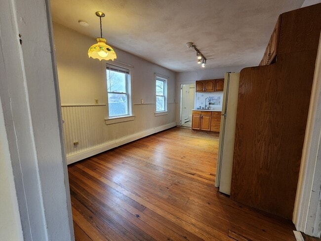 Building Photo - 72 Derby St