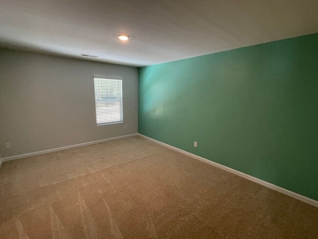 Building Photo - 344 Bonhill St