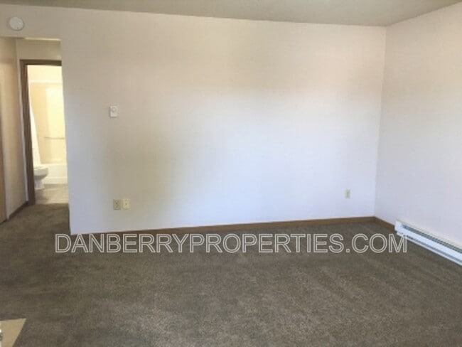 Building Photo - 319 Frazer St