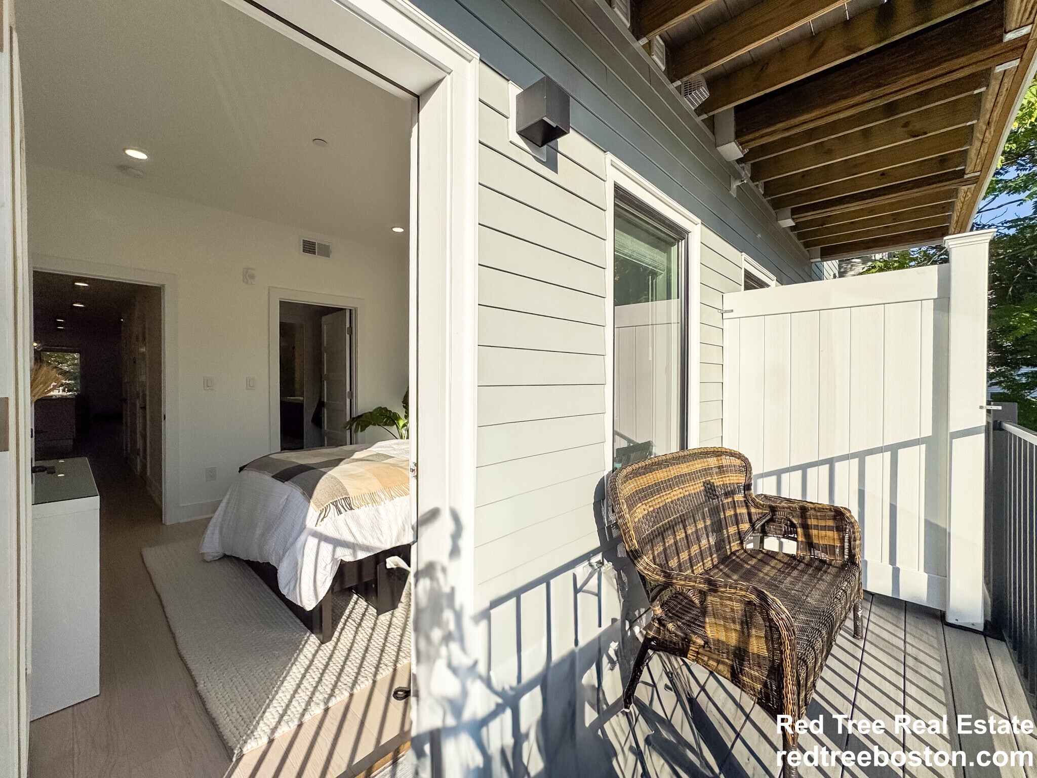 Building Photo - 231 Maverick St