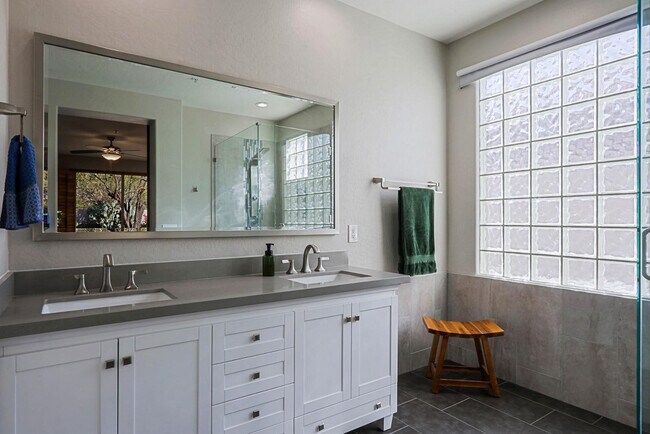 Building Photo - 7086 E Whispering Mesquite Trail