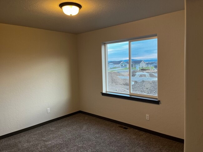 Building Photo - 12687 N Farley Wy