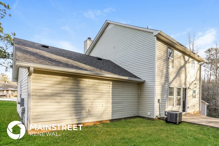 Building Photo - 5515 Denny Dr