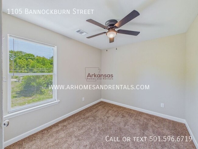 Building Photo - 1105 Bannockburn St