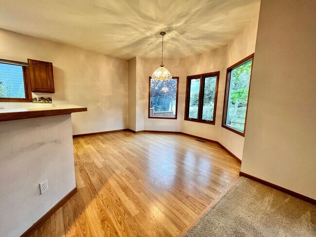 Building Photo - Charming 3 bed, 3 bath Ranch Home in South Fort Collins