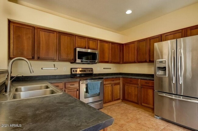 Building Photo - 41309 W Cielo Ln