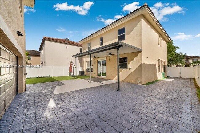 Building Photo - 16946 SW 90th Terrace