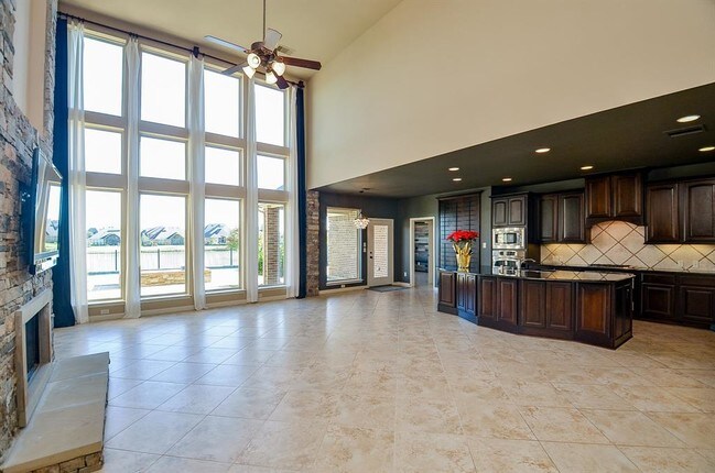 Building Photo - 2703 Bonnie Bray Dr