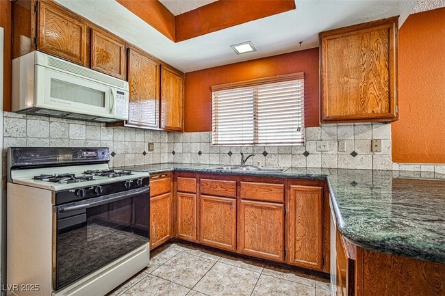 Building Photo - 6801 Midpark Cir