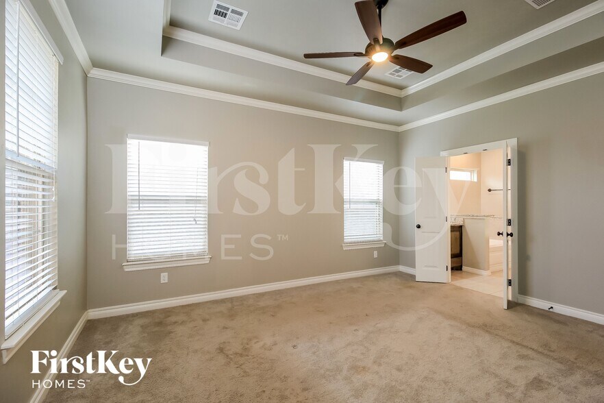 Building Photo - 8401 NW 160th Ct