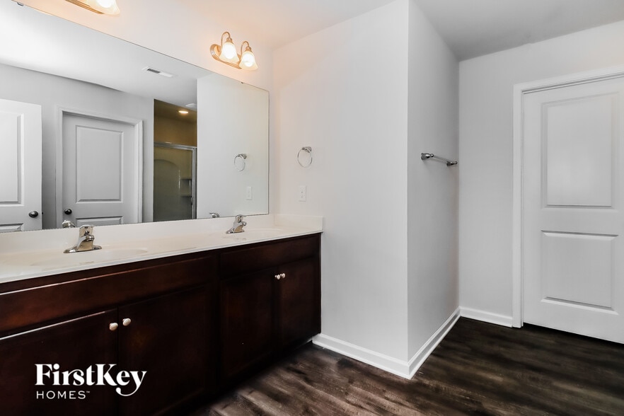 Building Photo - 2059 Cypress Village Dr NW