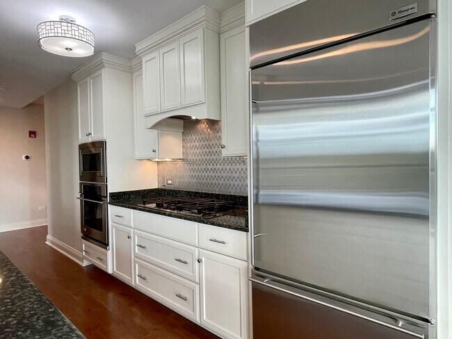 Building Photo - 520 S Washington St