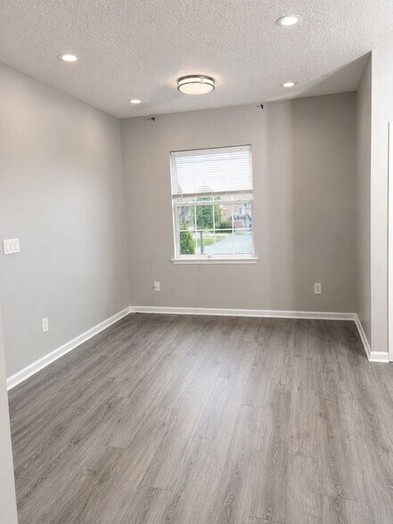 Building Photo - 2909 Piedmont Manor Dr