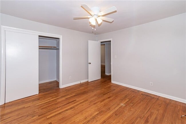 Building Photo - 207 Buchanan Terrace