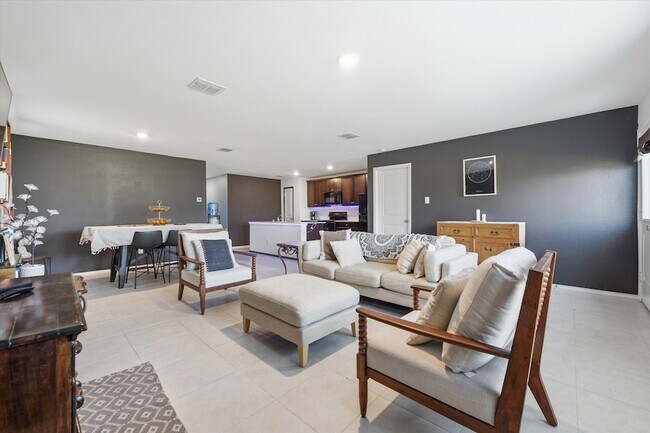 Building Photo - 1393 Beach Dr