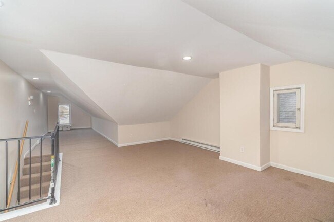 Building Photo - 602 W Louther St