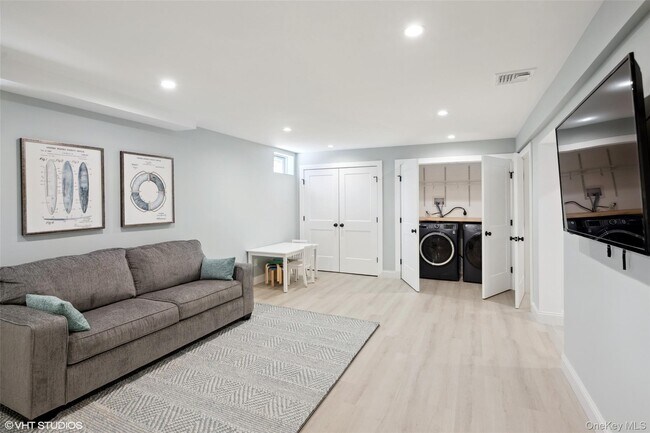 Building Photo - 535 Birch Ln