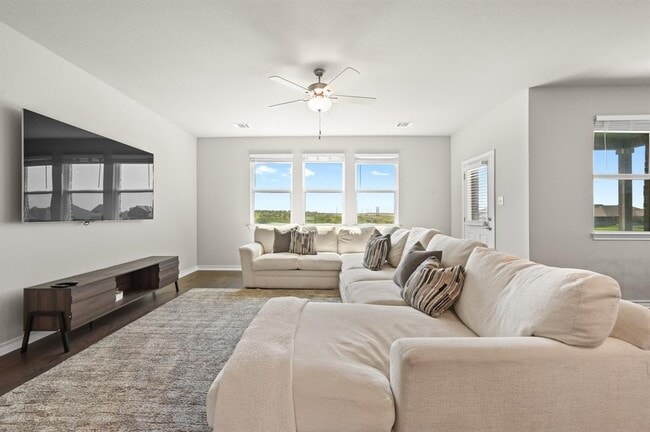 Building Photo - 488 Pepperbark Loop