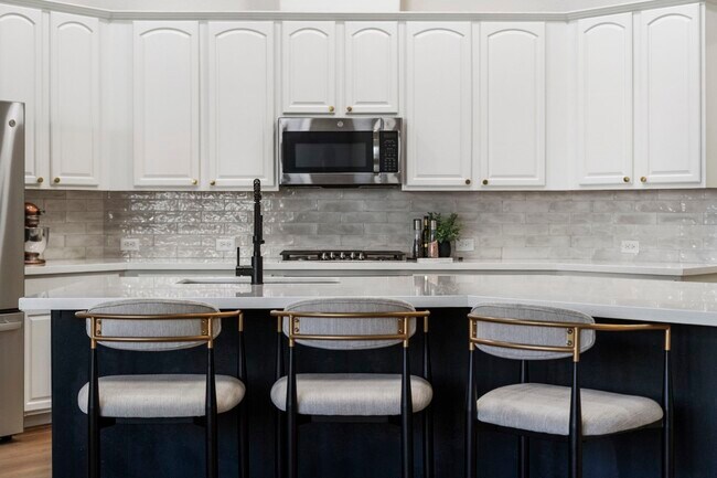 Building Photo - 3011 Manchester Cove