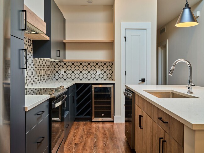 Building Photo - Tributary 50 Unit 209